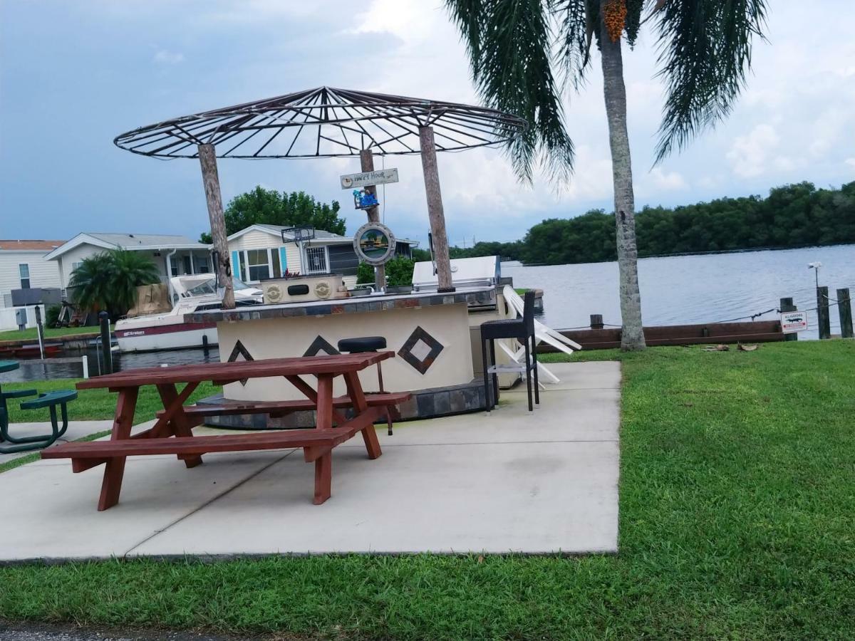 Upriver Rv Resort North Fort Myers Exterior photo