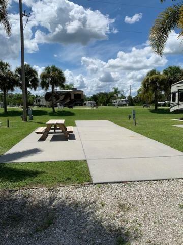 Upriver Rv Resort North Fort Myers Exterior photo